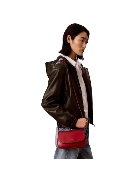Calvin Klein Geantă Ck Flap Camera Bag Vișiniu roșu