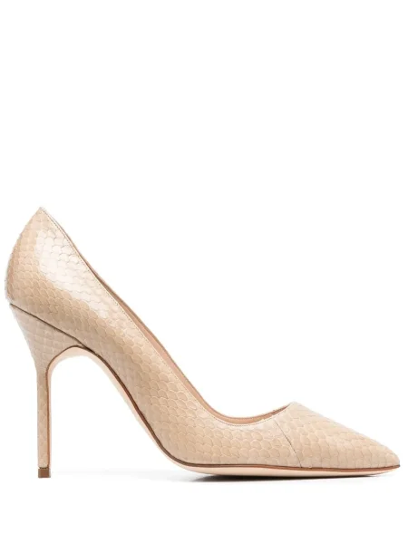 Pantofi cu toc Manolo Blahnik cu vârf ascuţit