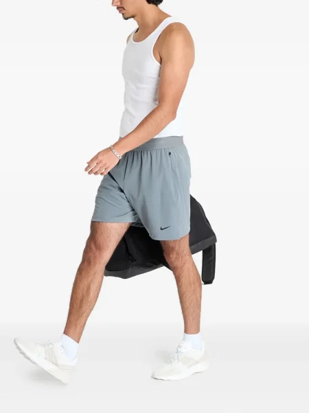 Pantaloni scurți Nike cu șireturi din dantelă cu model camuflaj roz