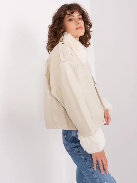 Geacă Fashionhunters bej