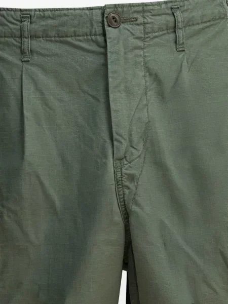 Pantaloni scurți cargo Nonnative plisate verde
