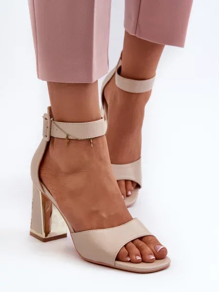 Елегантни сандали Evento бежово