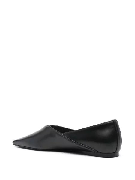 Balerinos Toteme juoda