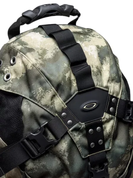 Rucsac Oakley cu imagine cu model camuflaj verde