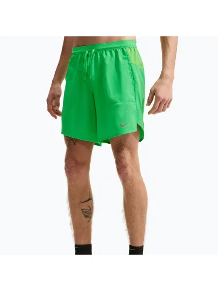 Pantaloni scurți de alergare pentru bărbați Nike Stride Dri-Fit Brief-Lined 7" green spark verde