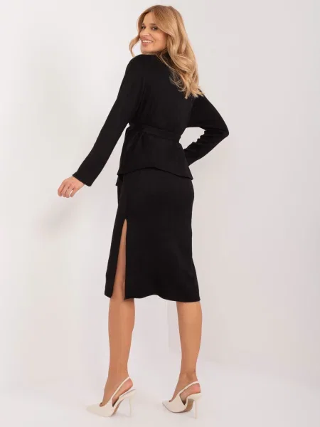 Midi obleka Fashionhunters nad koleni črna
