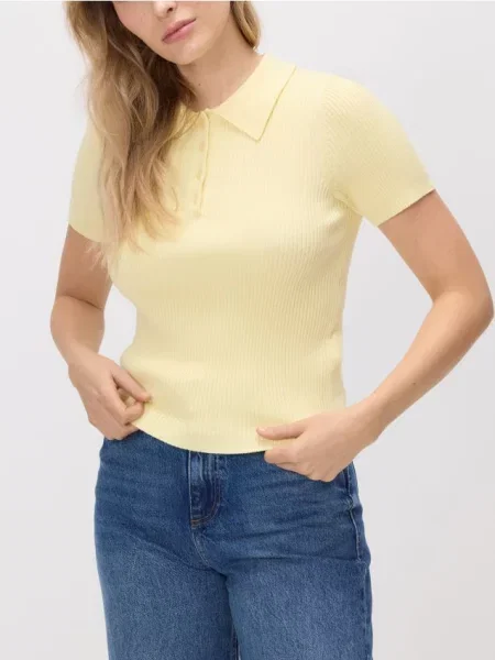 Reserved Tricou cu guler galben-deschis galben