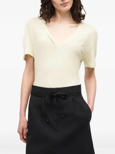 Tricou Boss cu decolteu în V