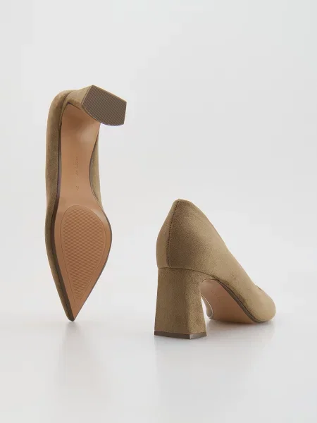 Туфли Reserved на толстом каблуке бежевые