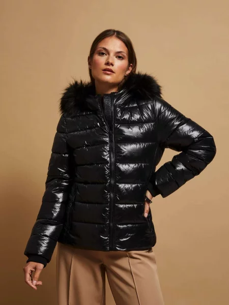 Kurtka Marisse z kapturem czarna