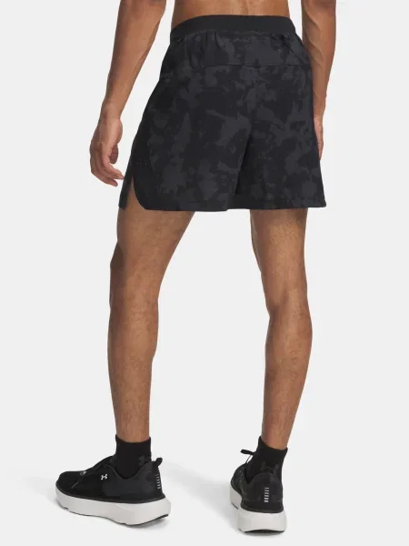 Krátke šortky Under Armour čierna