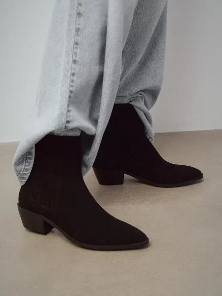 Medicine cizme din piele întoarsă cu drept negru