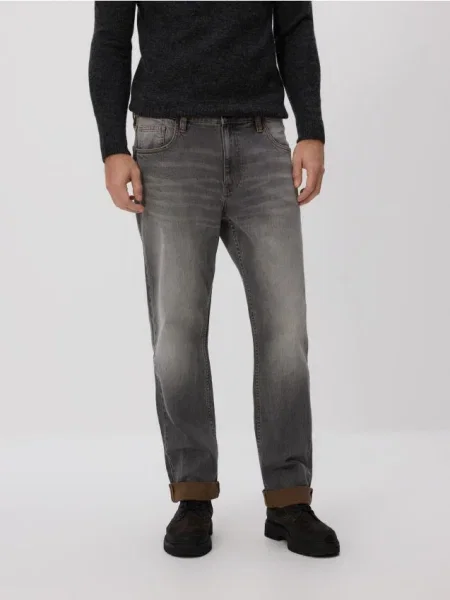 Reserved Прямі джинси з ефектом прання сірий