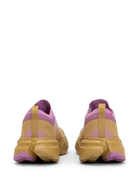 Sneakerși On