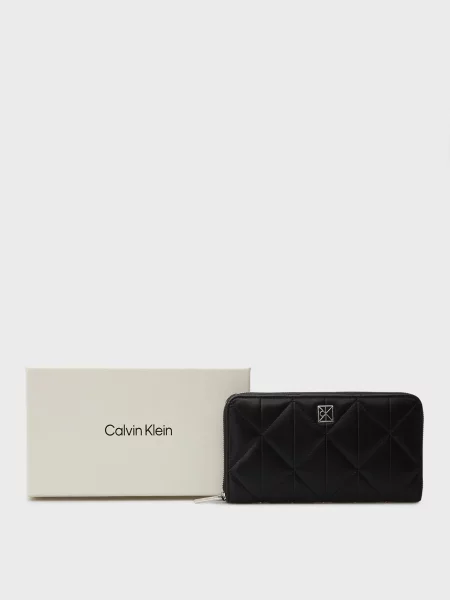 Стеганый кошелек Calvin Klein черный