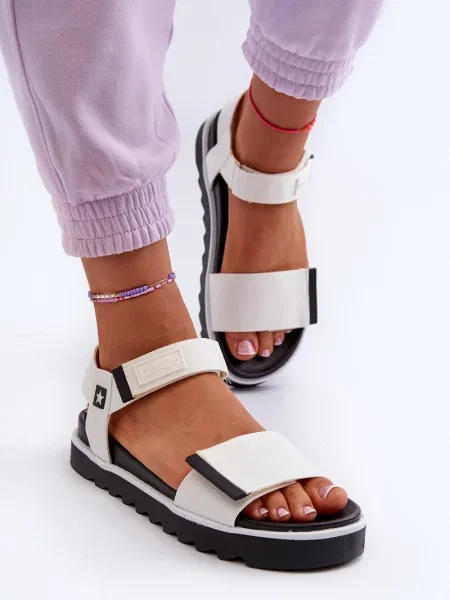 Sandali Big Star Shoes s platformo črna