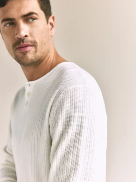 Reserved Светр henley білий