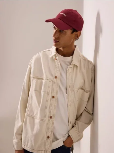 Кепка Reserved с вышивкой