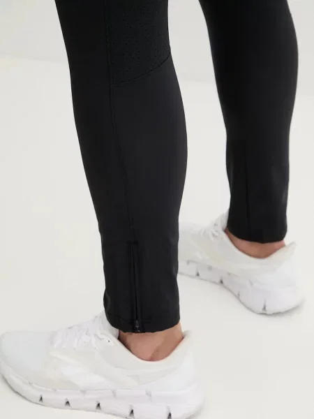 Штани для тренувань Under Armour однотонні чорний