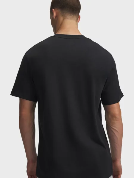 Спортивна футболка Under Armour чорна