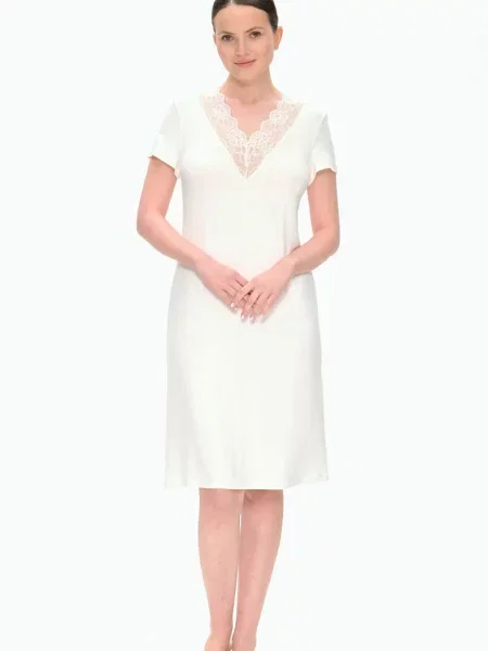 Короткая ночнушка біла
