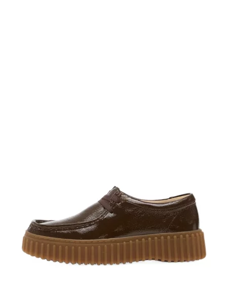 Pantofi Clarks cu șireturi din dantelă maro