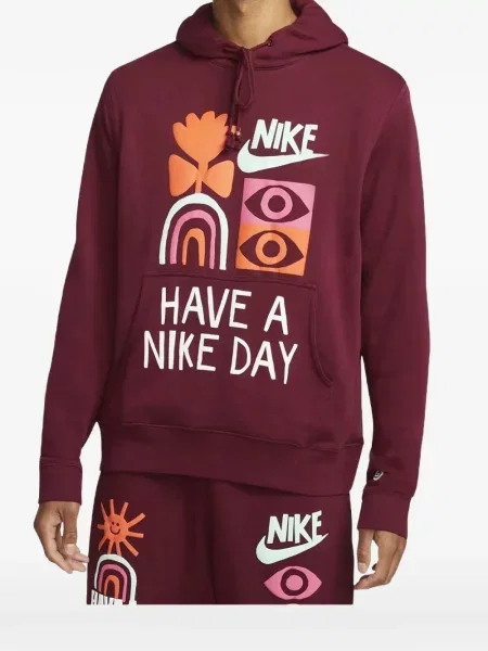 Hanorac Nike cu glugă cu imagine cu model camuflaj roșu