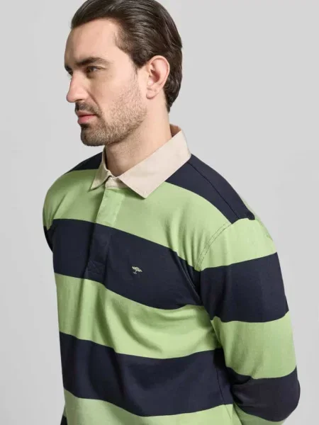 Koszulka polo o kroju regular fit z wzorem w i wyhaftowanym logo Fynch-hatton