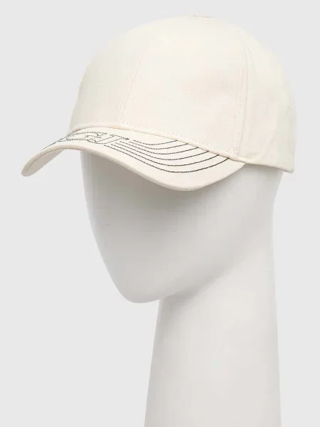 Шапка с козирка Guess с апликация бежово
