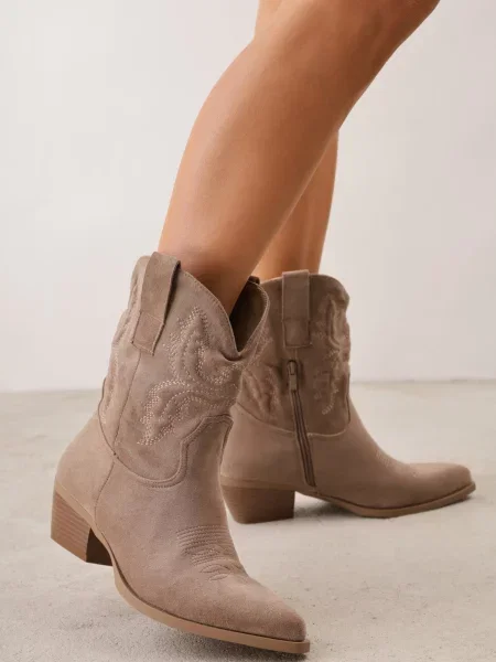 Botine Ideal cu broderie cu toc jos bej