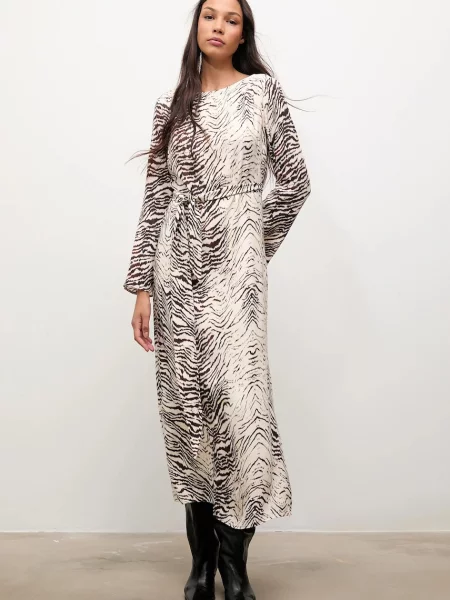 Answear.LAB sukienka maxi rozkloszowana beżowy