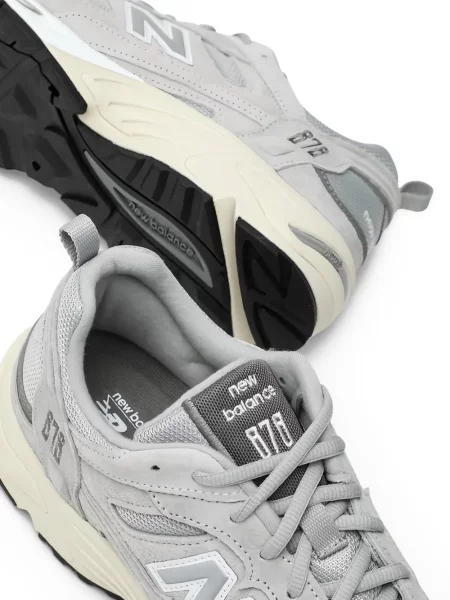 Sneakerși New Balance din piele de căprioară gri