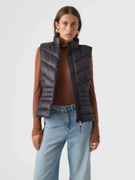 Утепленный жилет Vero Moda черный