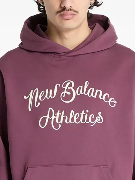 Δερμάτινο πλισέ hoodie New Balance με σχέδιο μαύρο