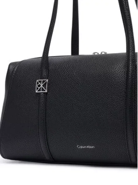 Calvin Klein Rankinė Emblem Hw Pebble Doctor Shoulder juoda