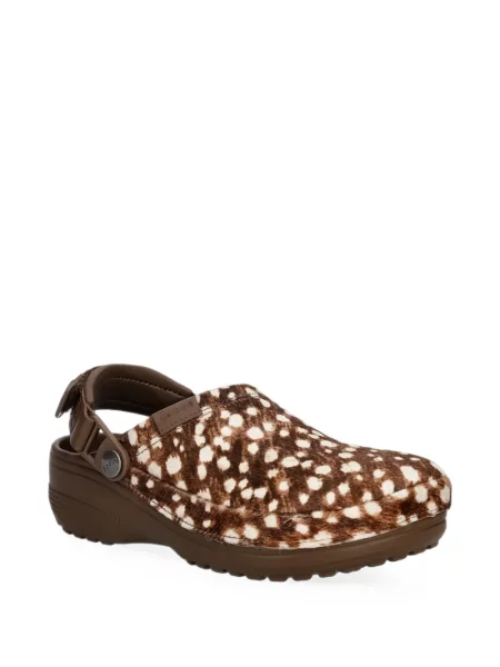 Papuci Crocs cu imagine cu bretele maro