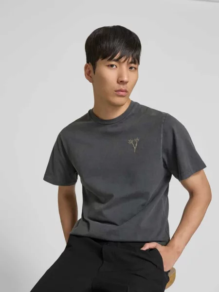 T-shirt z kwiatowym haftem Forét