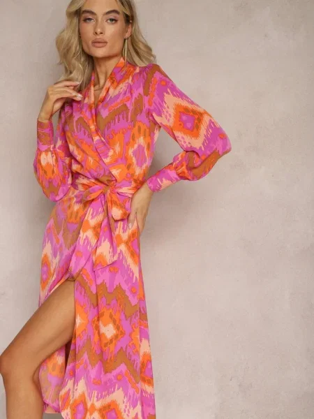 Rochie midi cu imprimeu Ikat cu decolteu petrecut și Erdda roz