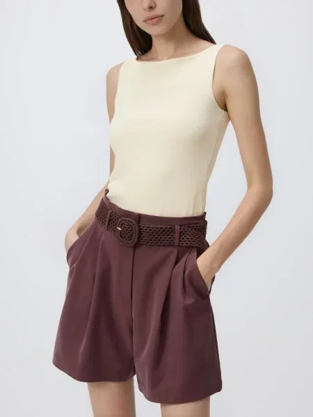 Reserved Pantaloni scurți cu curea împletită maro
