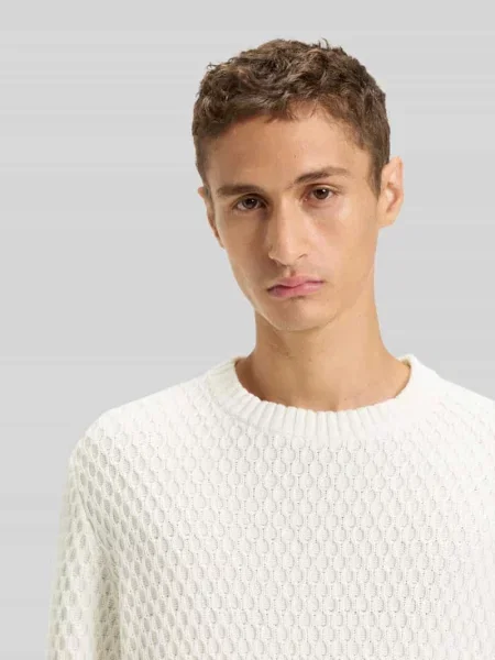 Sweter z dzianiny o kroju regular fit z fakturowanym wzorem 3D model ‘SYER’ Hugo biały