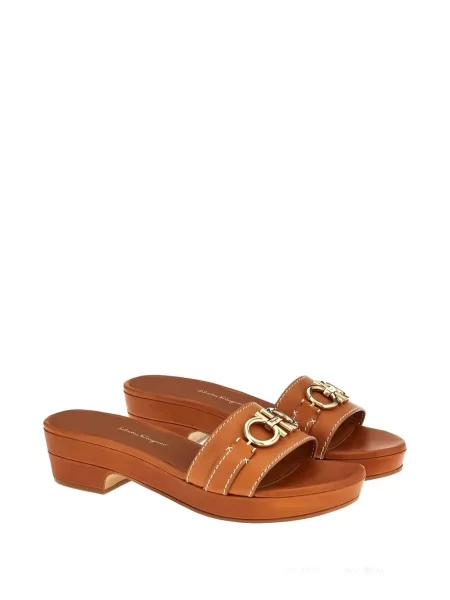 Sandale Ferragamo din piele maro