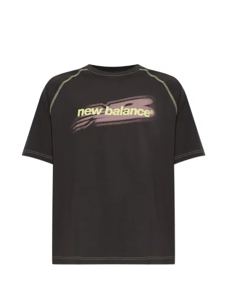 Tričko New Balance s potiskem v městském stylu červené