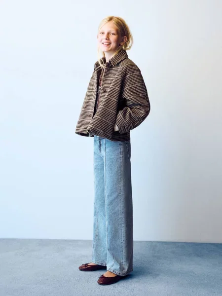 Jeansy wide leg z zapięciem na dwa średni Dzieci 8 MANGO KIDS niebieski
