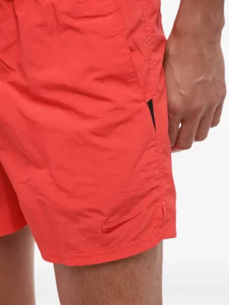 Scurt chiloți Nike cu imagine cu model floral negru