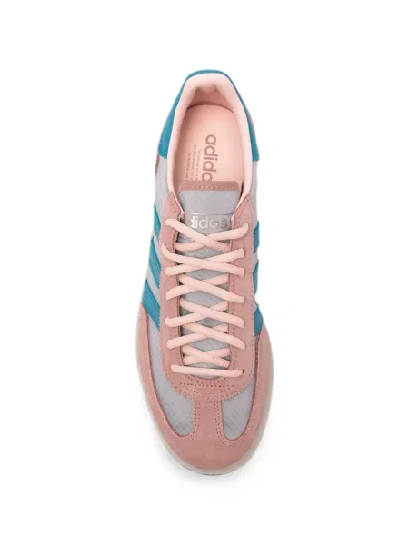 Șapcă Adidas cu model leopard cu șireturi din dantelă violet