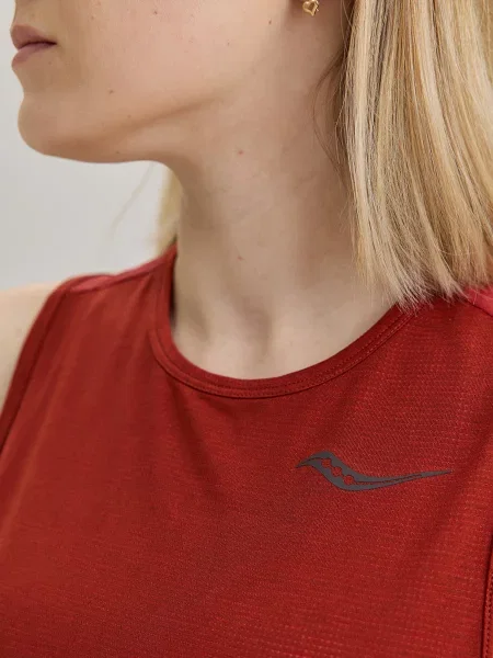 Майка Saucony бордовая