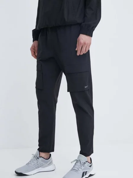 Spodnie cargo Reebok ze stretchu czarne