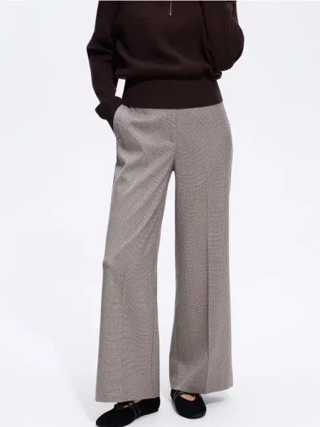 Reserved Pantaloni petite cu dungă multicolor
