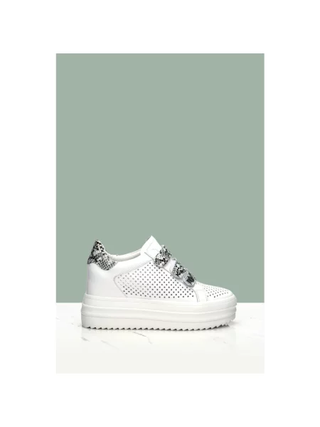 Полуботинки Estro белые