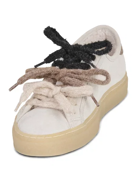 Pantofi D.a.t.e. din piele de căprioară alb